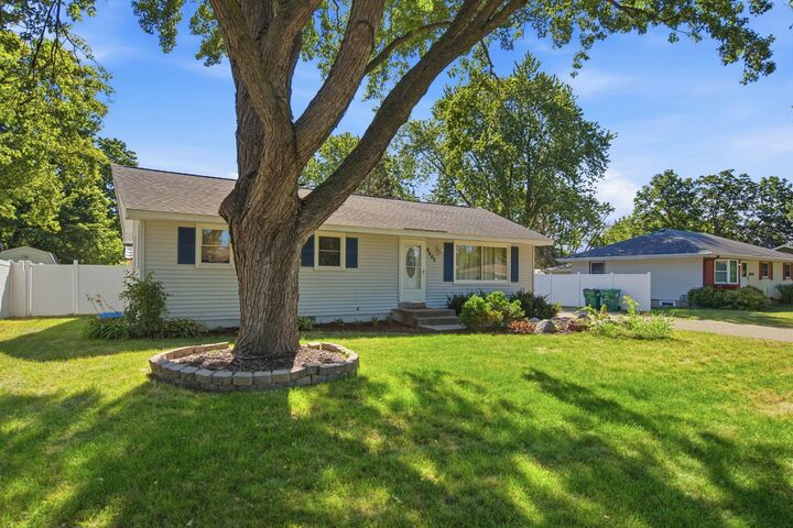 Property Photo:  9442 Saratoga Lane N  MN 55369 