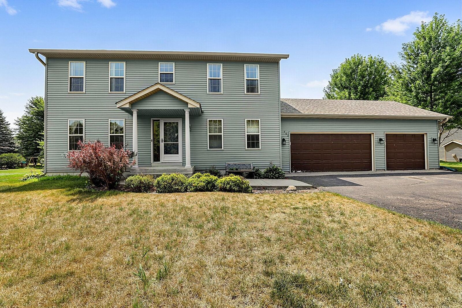 Property Photo:  702 Northstar Drive  MN 56377 