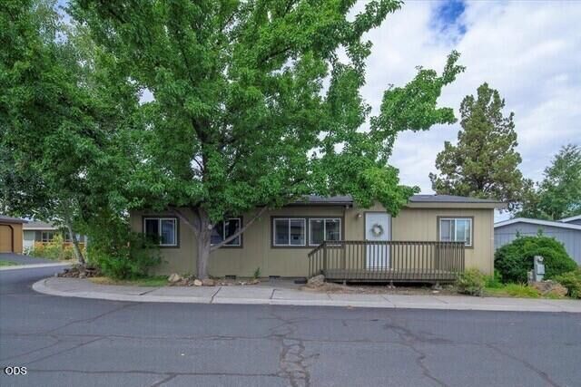 Property Photo: 1280 SW Salsify Lane OR 97756