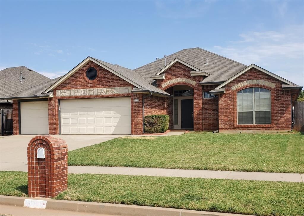 Property Photo:  1617 SW 31st Street  OK 73160 