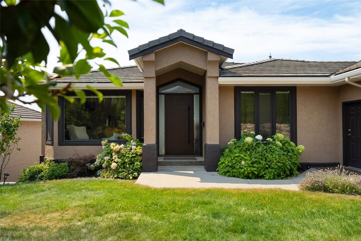 Property Photo: 10 Bayview Heights BC V1B 2B9