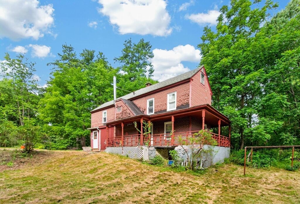 Property Photo: 542-R Wanoosnoc Rd MA 01420