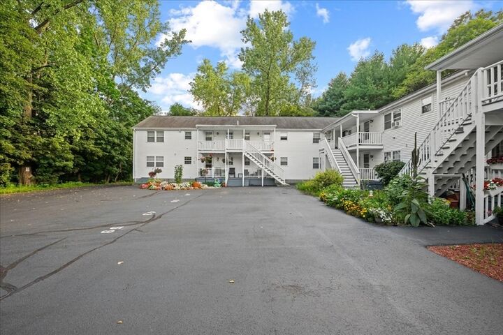 Property Photo: 17 Wysocki Dr 42 MA 01571
