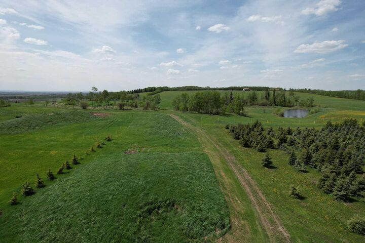 Property Photo:  Ne22-74-6-W6 62 Range Road  AB T0H 3C0 