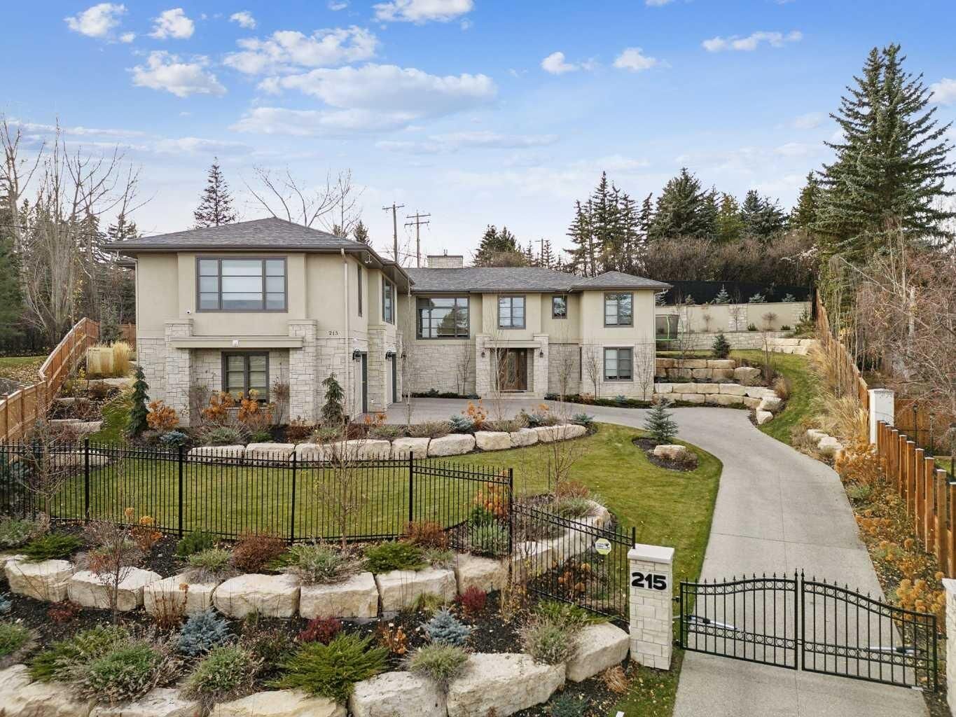 Property Photo: 215 Patton Court SW AB T2V 5G4