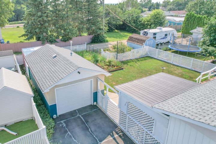 Property Photo: 5308 53 Avenue AB T0B 0H0