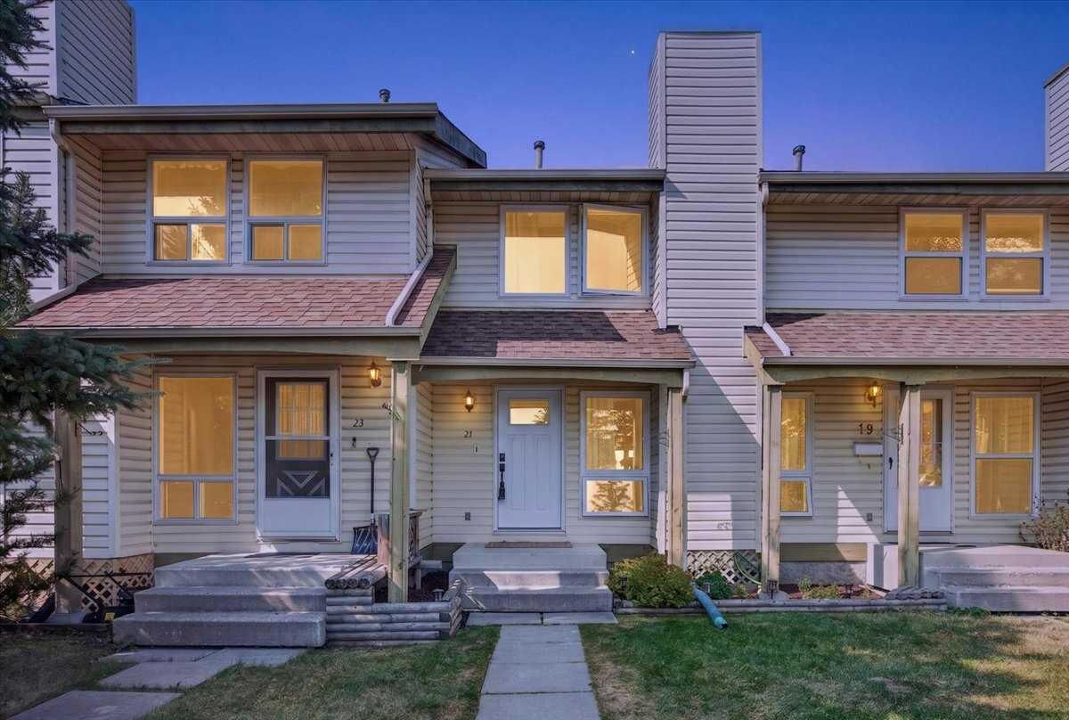 Property Photo: 21 Woodhill Court SW AB T2W 3P1
