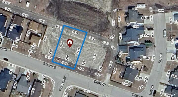 Property Photo:  220 12 Avenue NE  AB T0M 1X0 