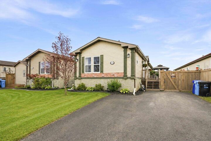 Property Photo: 105 Sumac Crescent AB T9K 0H8