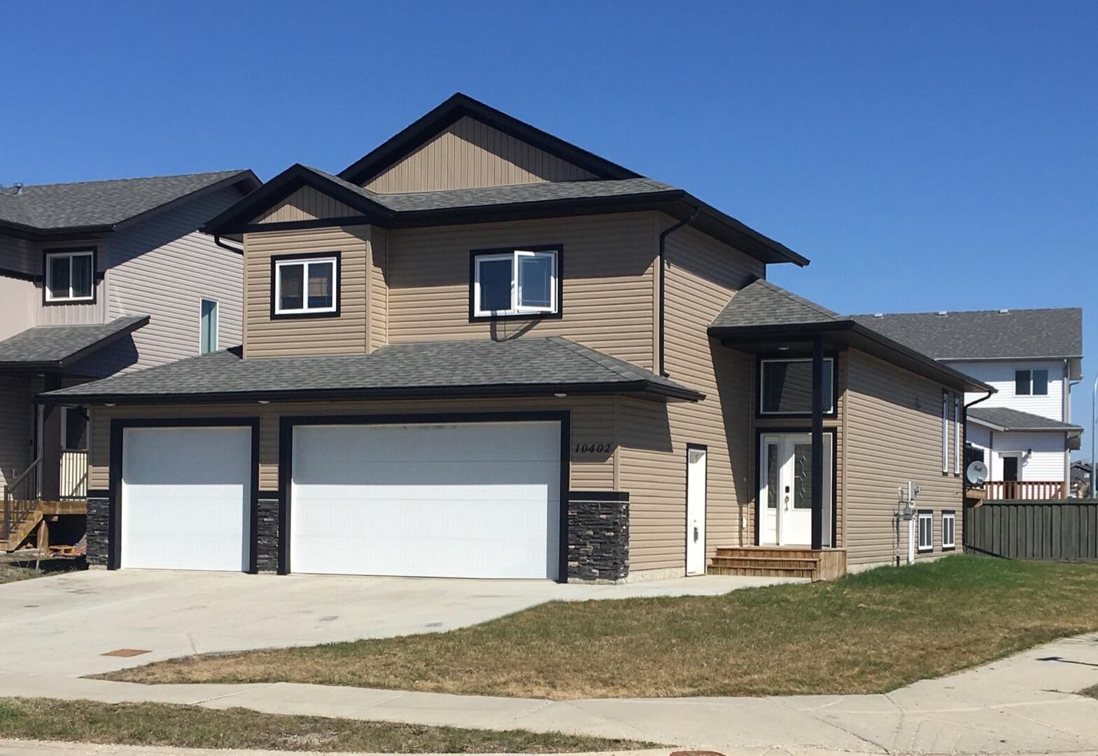Property Photo: 10402 128 Avenue AB T8V 6J5