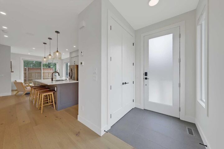 Property Photo: 5004 21 Street SW AB T2T 5B8