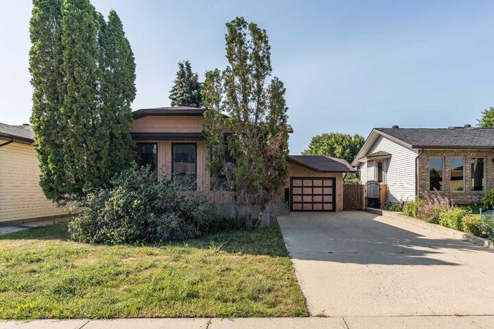 Property Photo: 21 Rundle Crescent SE AB T1B 3W8