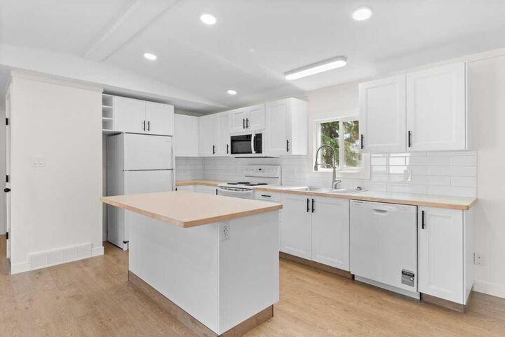 Property Photo: 4516 48 Avenue 15 AB T4S 1L8