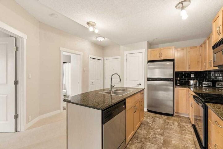 Photo de la propriété:  5605 Henwood Street SW 3412  AB T3E 7R2 