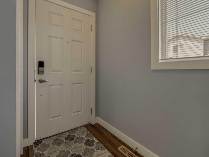 Property Photo: 241 Silkstone Road W 9 AB T1J 4J9