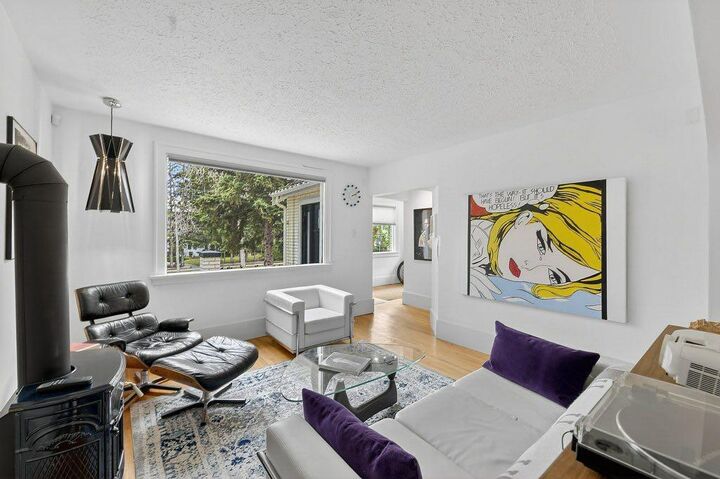Property Photo:  924 7A Street NW  AB T2M 3J3 