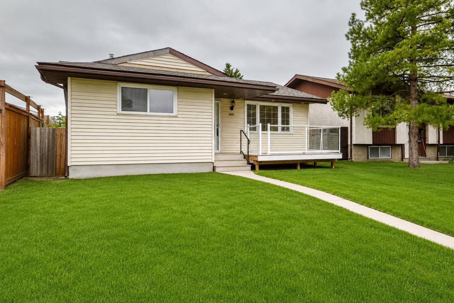 Property Photo: 6607 Malvern Road NE AB T2A 5C3