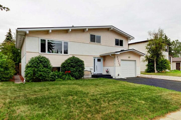 Property Photo: 11112 Southdale Road SW AB T2W 0X4