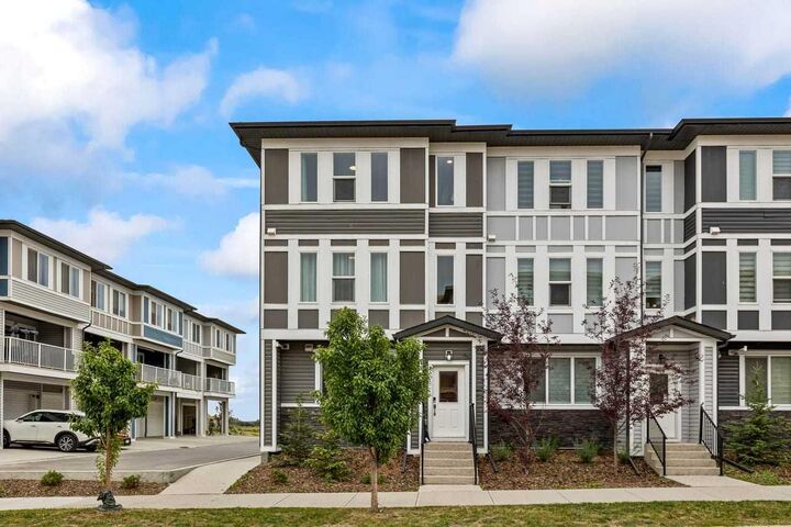 Property Photo: 134 Belmont Street SW AB T2X 5X5