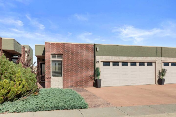 Property Photo: 10 Palisades Mews NE AB T1C 2B5