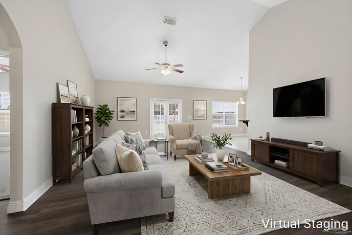 Property Photo: 5626 Churchill Downs Ct FL 32571