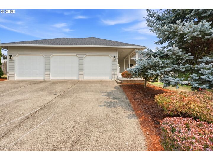 Property Photo: 1191 E Caples Ct WA 98629