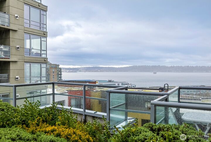 Property Photo: 2929 1st Avenue 313 WA 98121
