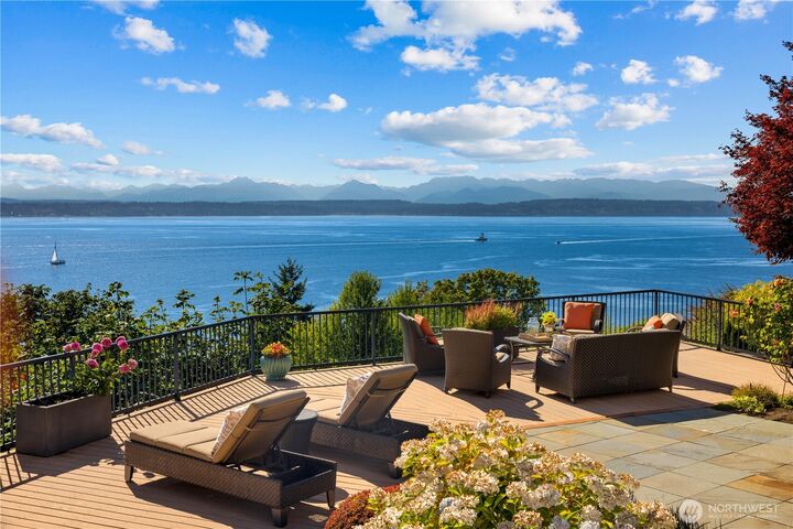 Property Photo: 2555 Magnolia Boulevard W WA 98199