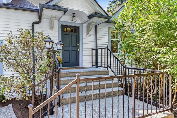 Property Photo: 14309 19th Avenue NE WA 98125