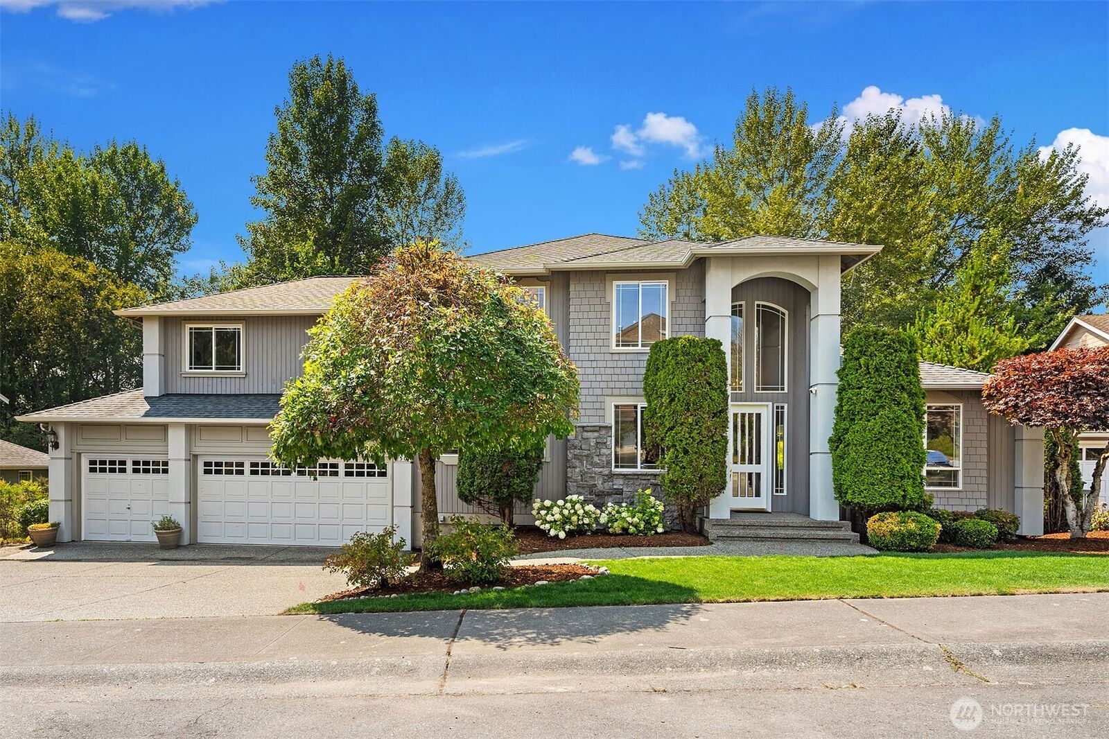 Property Photo: 2501 134th Avenue SE WA 98005