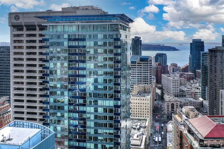 Property Photo: 737 Olive Way 3209 WA 98101