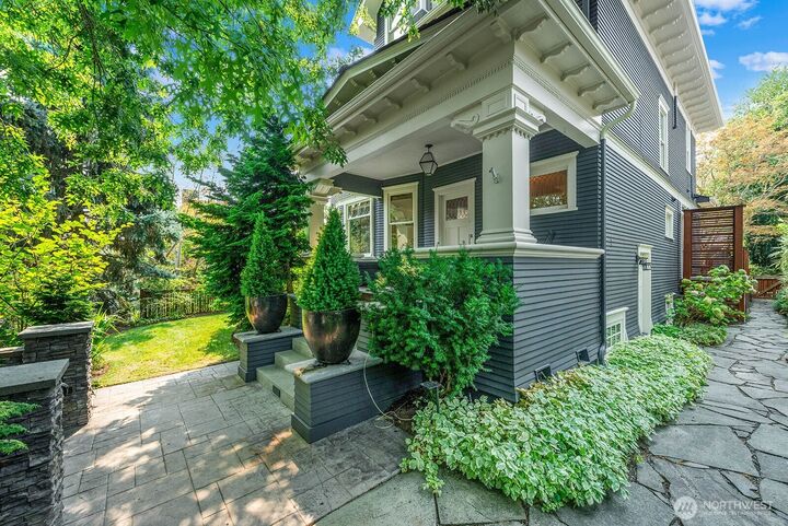 Property Photo: 403 18th Avenue E WA 98112