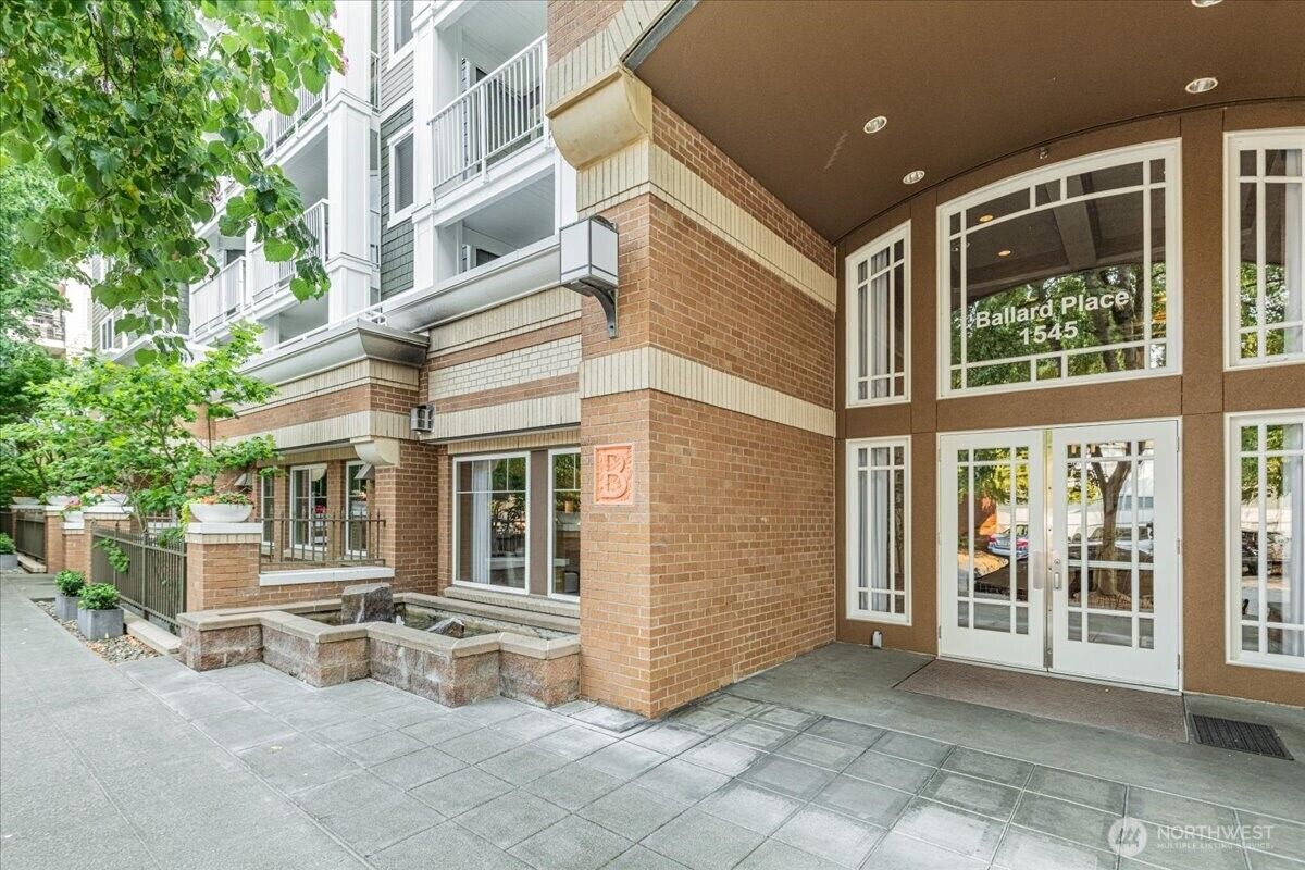 Property Photo: 1545 NW 57th 613 WA 98107