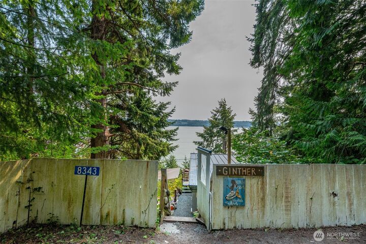 Property Photo: 8343 B Franklin Road WA 98236