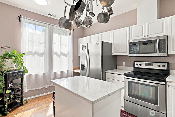 Property Photo: 23400 Lakeside Blvd E 7-4 WA 98032