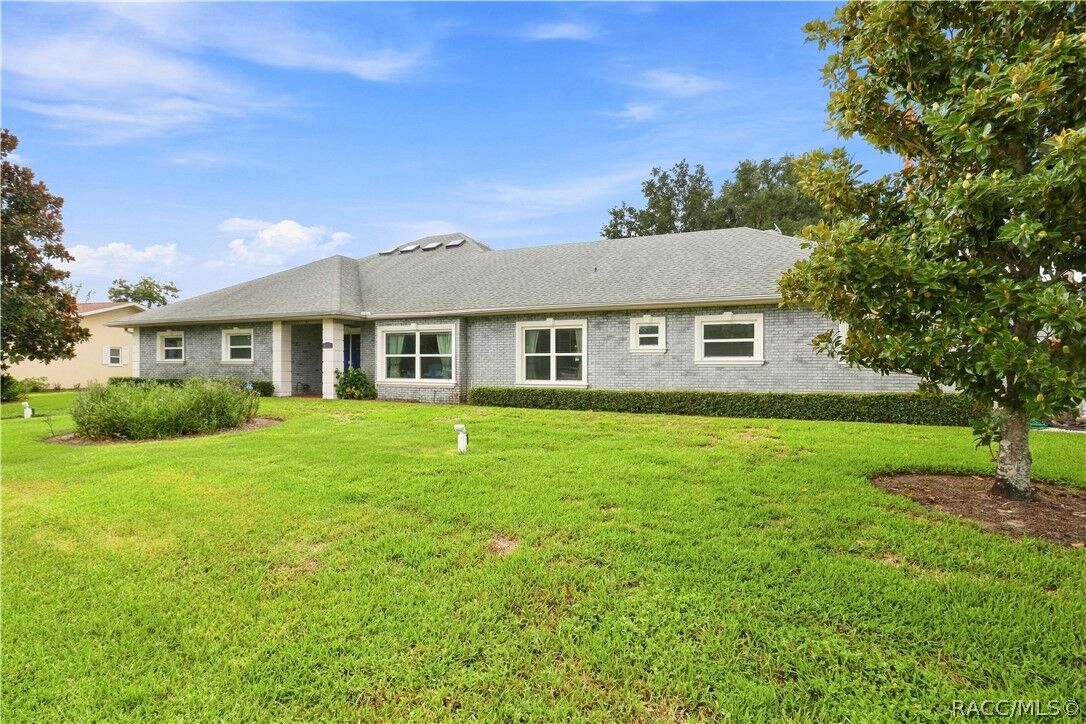 Property Photo: 1520 SE Pinwheel Drive FL 34429