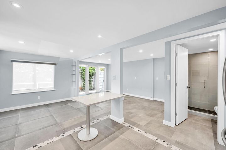 Property Photo:  828 NE 17th Way 3  FL 33304 