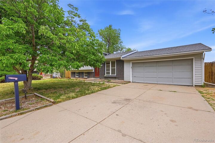 Property Photo: 2662 S Mobile Way CO 80013