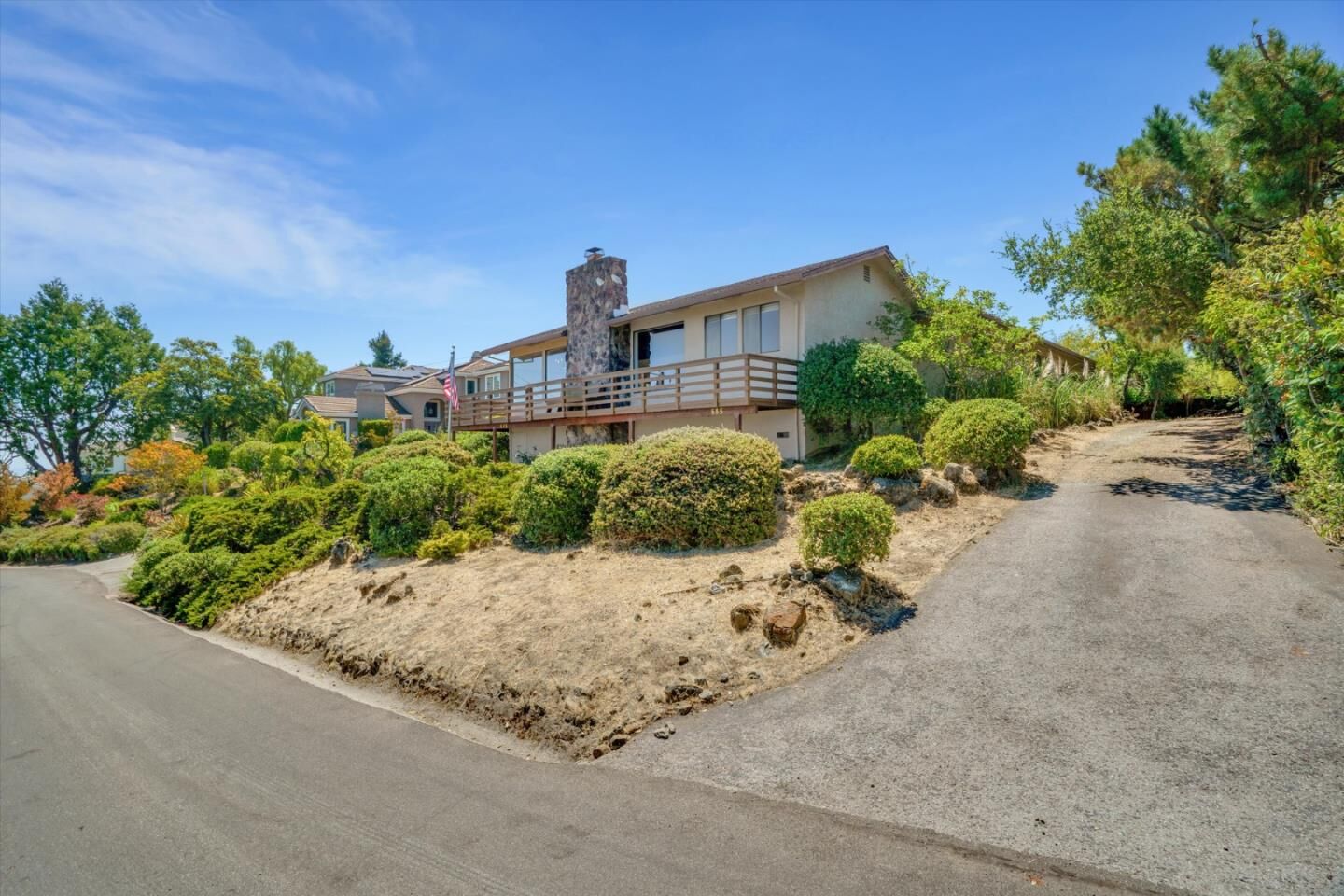 Property Photo:  685 Oak Park Way  CA 94062 