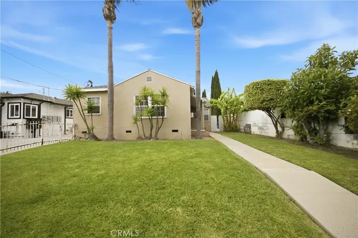 Property Photo:  1641 W 204th Street  CA 90501 