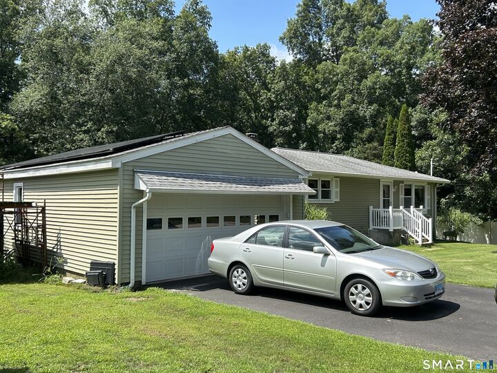 Property Photo:  19 Ross Hill Rd Extension  CT 06351 