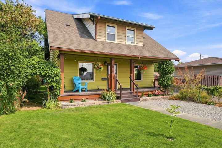 Property Photo:  3017 E Nora Ave  WA 99207 