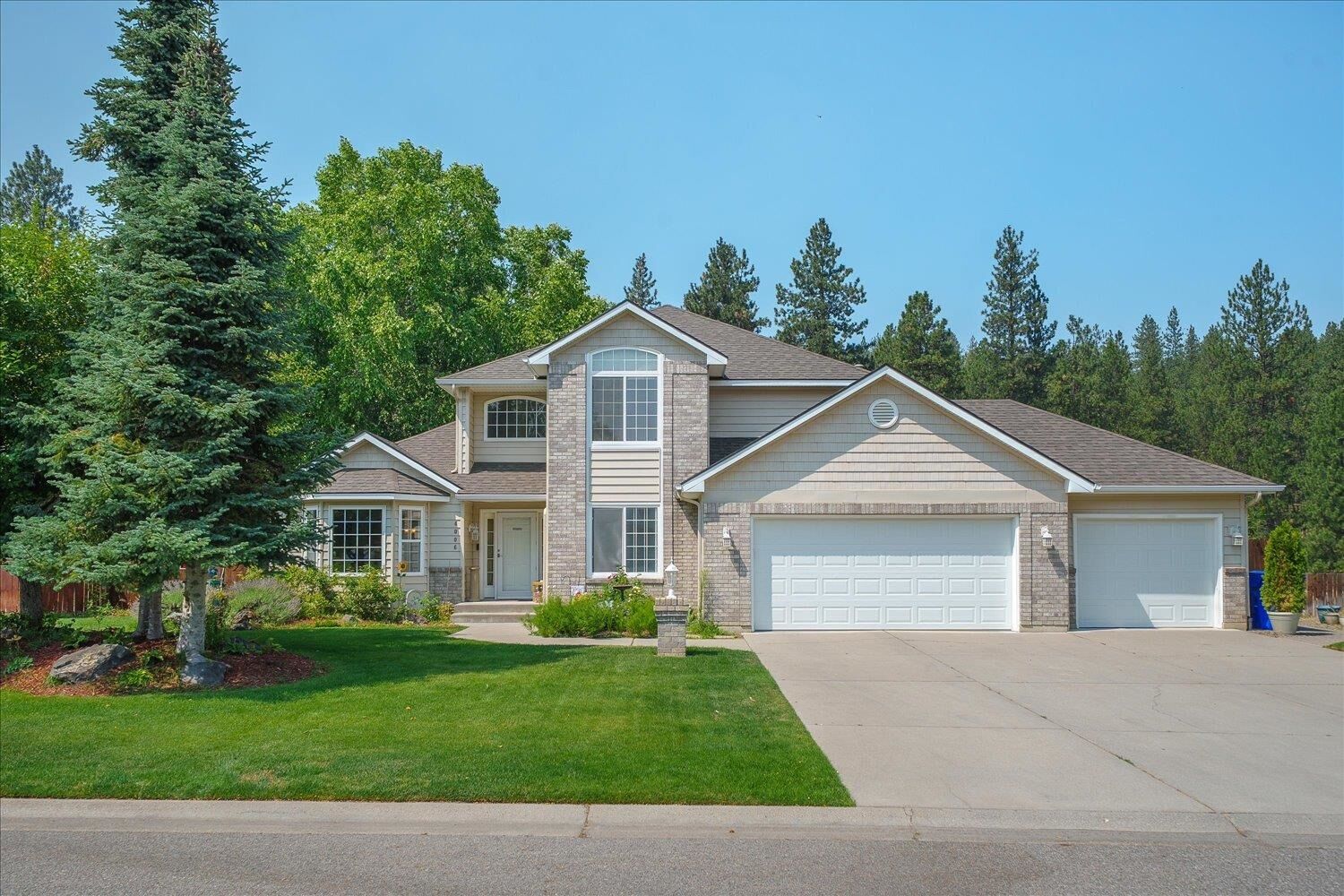 Property Photo: 4006 S Sunderland Dr WA 99206