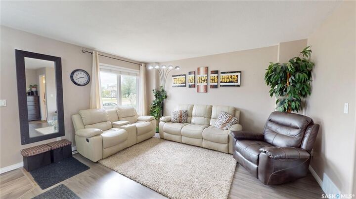 Property Photo: 2933 McClocklin Road SK S7R 0A1