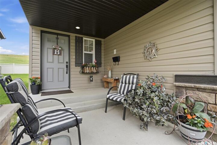 Property Photo: 150 Langlois Way 608 SK S7T 1C8