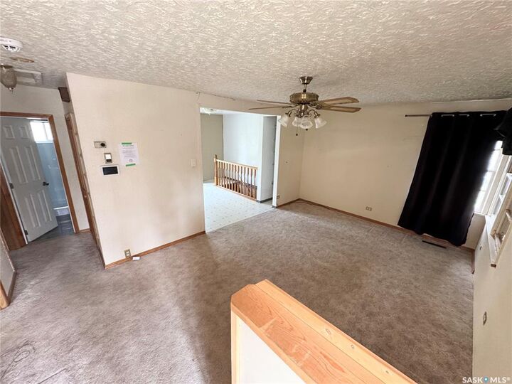 Property Photo: 4006 4th Avenue SK S4R 0V9