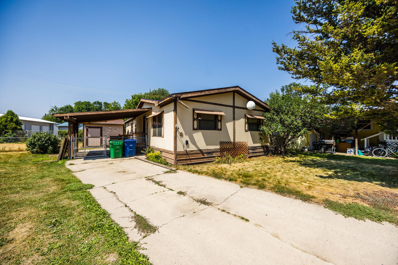 Property Photo:  808 Avoca Avenue 8  WY 82801 