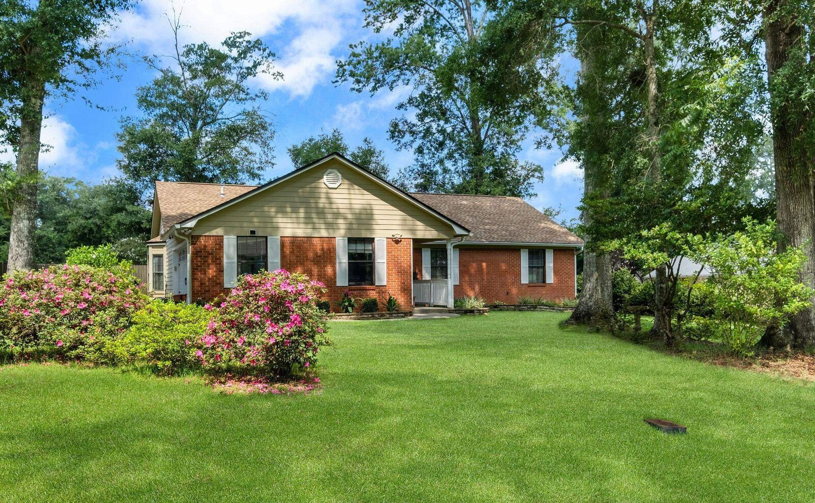 Property Photo: 1516 E Blockford Court FL 32317
