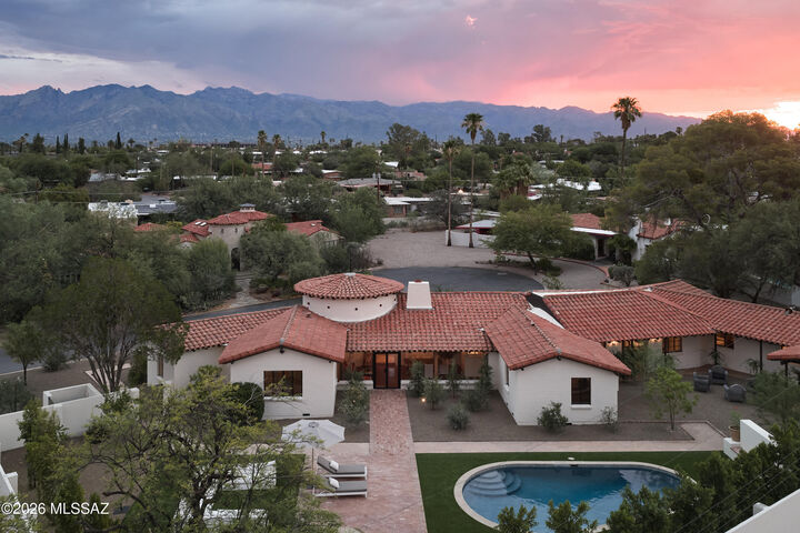Property Photo: 2802 E Vía Rotunda AZ 85716