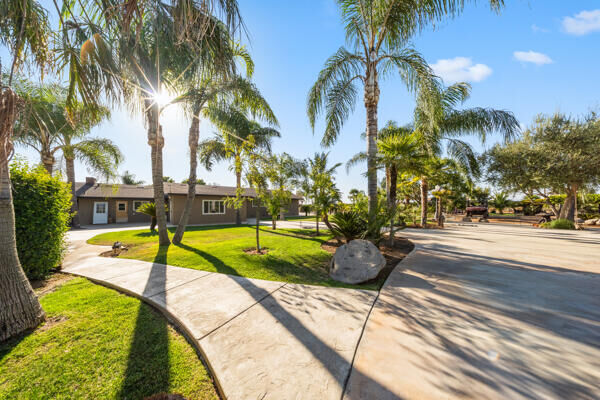 Property Photo:  38368 Road 132  CA 93615 